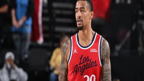 亚洲球队需提升防守反击能力，以战术革新赢得胜利